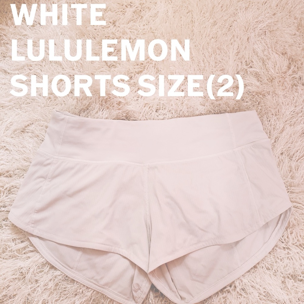 White Lululemon Speed-Up 2.5 Shorts. (Size 2)